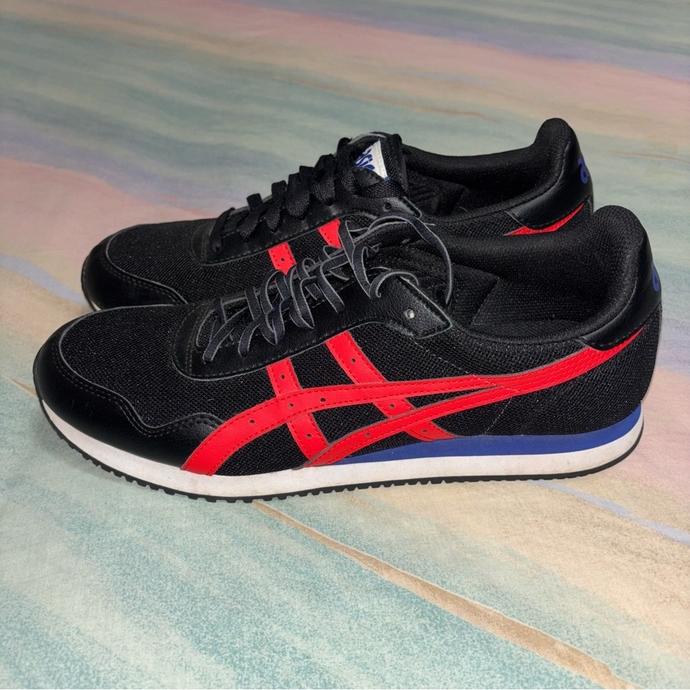 ASICS‎ Shoes Mens Size 10.5 Black Red Tiger Runner 1201A267 Synthetic Casual